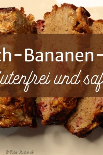 Ein aufgeschnittenes Kirsch-Bananan-Brot