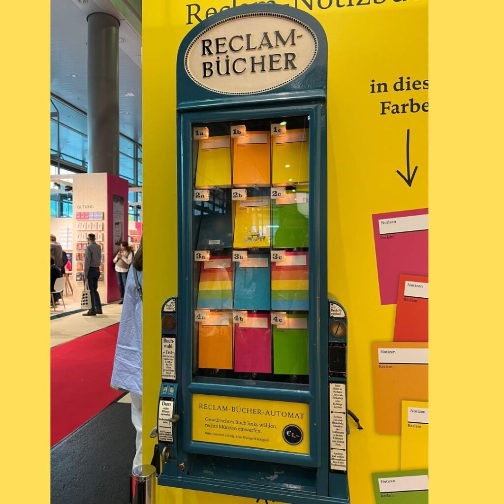 Der steampunkige Notizbuch-Apparat am Reclam-Stand