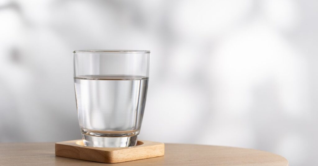 Wasser trinken als Ritual