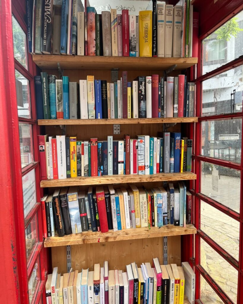 Bücherschrank